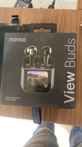 Noise View Buds: Sleek Wireless Freedom in Metallic Black photo review