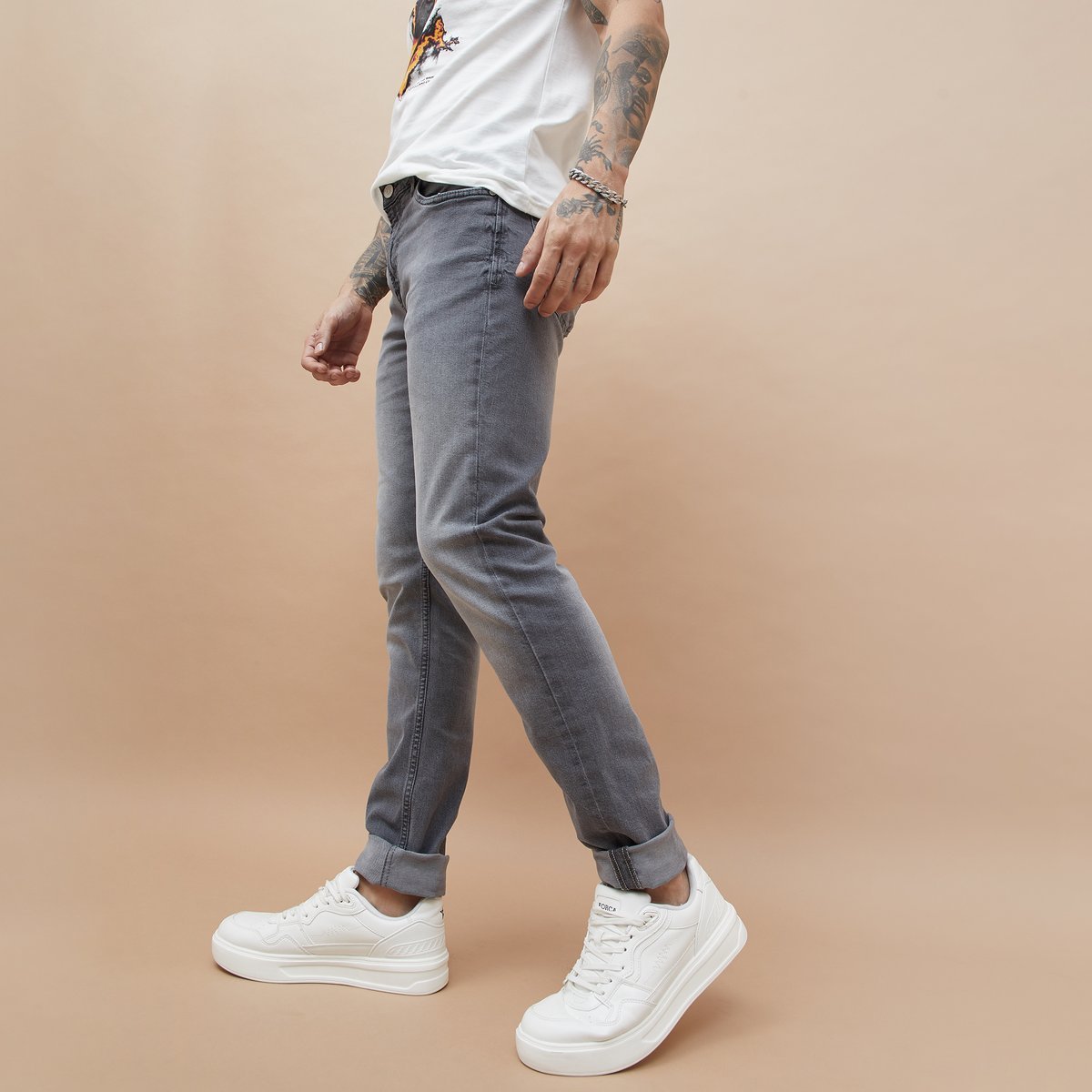 FORCA’s Slim Tapered Washed Jeans: The Perfect Fit